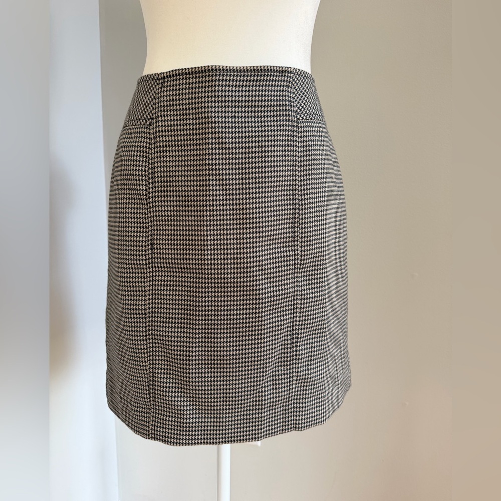 LOFT Black and White Houndstooth Pencil Skirt